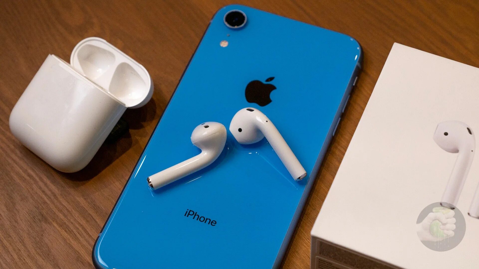 Airpods 3 дата. Айрподс 3. Аирподсы 2. Аирподс 2 2019. AIRPODS 2 комплектация оригинал.