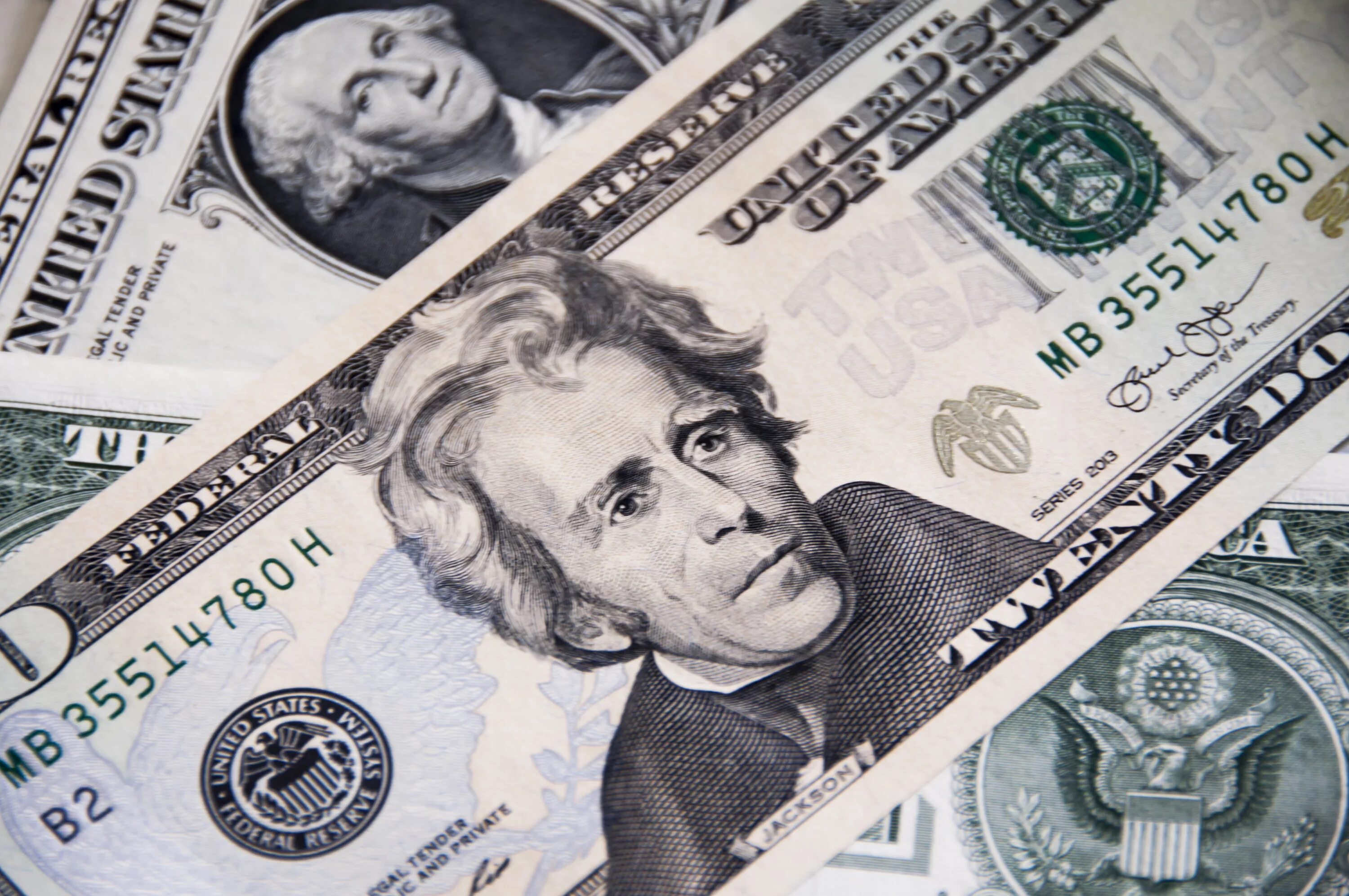 Бенджамин франклин в маске. 100 долларовая купюра. 100 долларов сша 1993. Бенджамин франклин на 100 долларовой купюре. Как сейчас выглядит доллар.