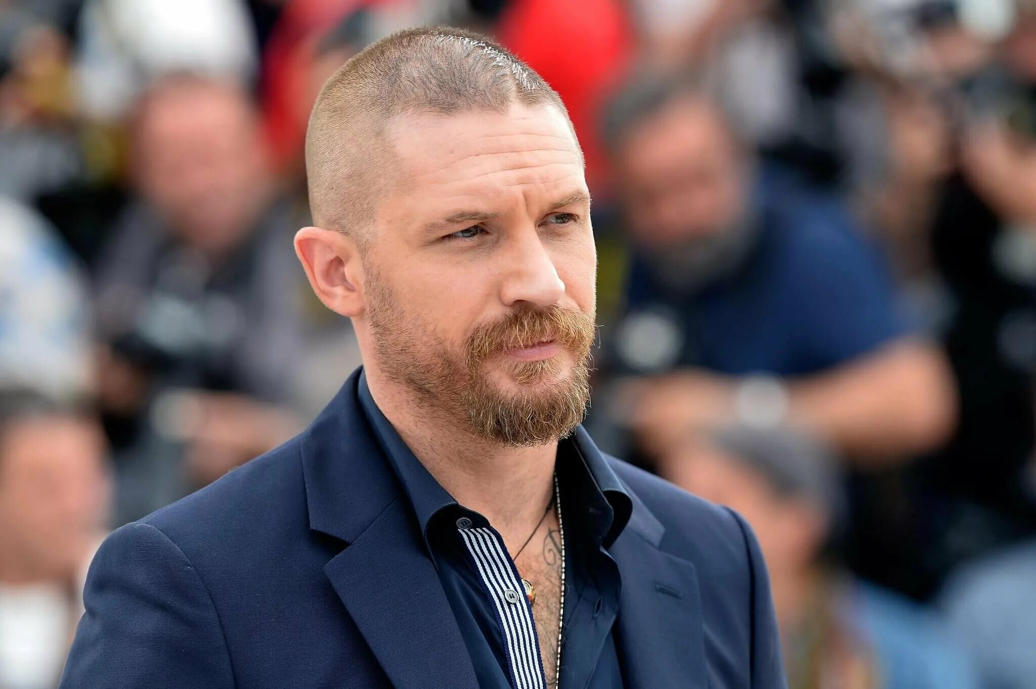 Топ харди. Tom Hardy. Фото Тома Харди. Стрижка Тома Харди. Актер том Харди.