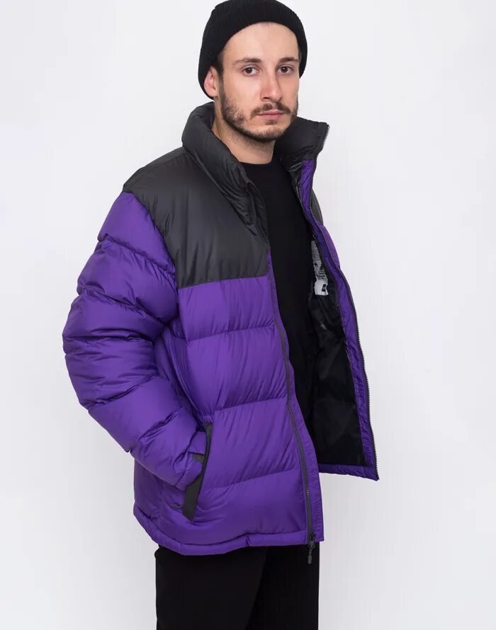 Мужская фиолетовая куртка. Куртка the North face 700 мужская фиолетовая. Куртка the North face фиолетовая мужская зимняя 700. Тнф 700 фиолетовый. Пуховик the North face 700 фиолетовый.