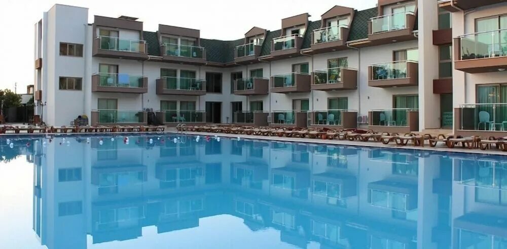 Батонт гарден резорт. Monna roza garden resort hotel 4. Monna roza garden resort hotel 4. Omorfi garden resort hotel 4*. Omorfi garden resort hotel отель.