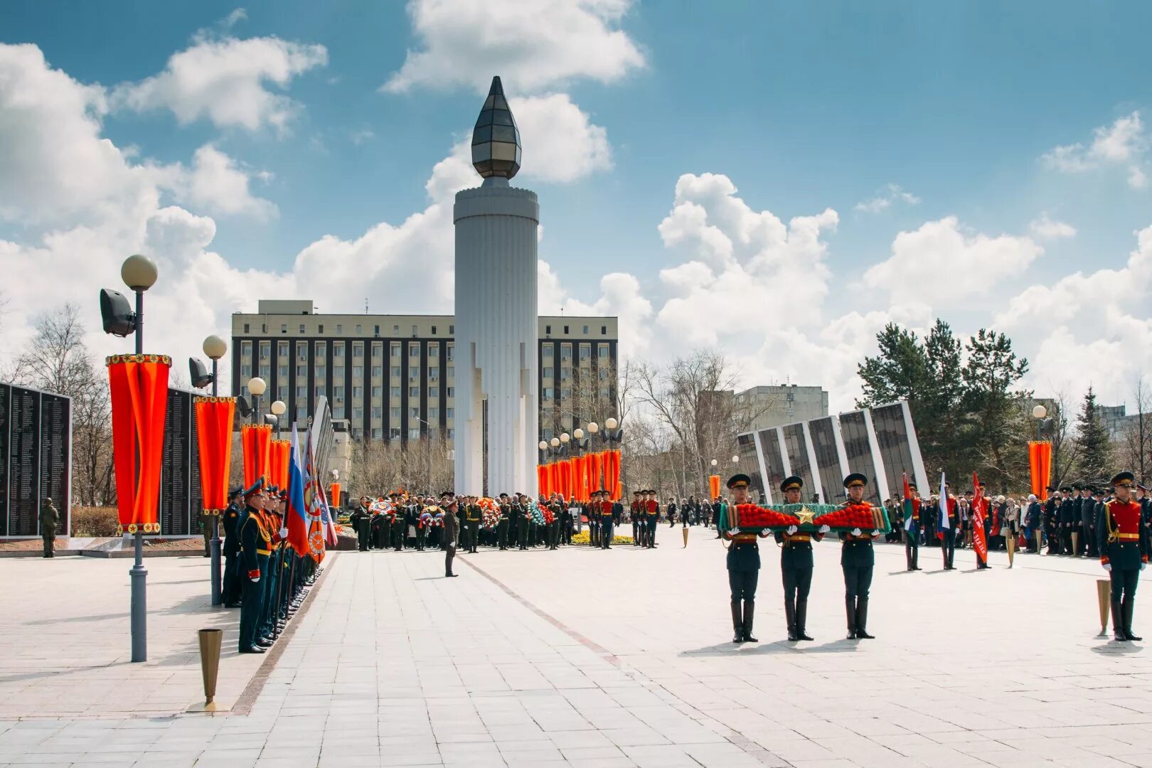 Мемориальный комплекс память Тюмень. Тюмень мемориал Победы. Площадь памяти Тюмень. Мемориал Победы в ВОВ Тюмень.