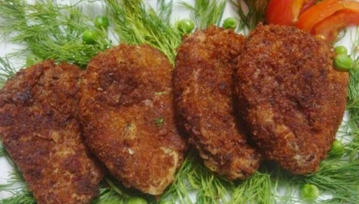 Котлеты из фарша и картошки 0 Ethnic recipes, Salmon burgers, Food