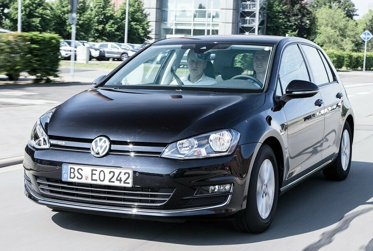 Гольф дизель 1.6 купить. Golf 7 BLUEMOTION. Гольф 7 1.6. Гольф 5 TSI. Фольксваген гольф 7 9b.