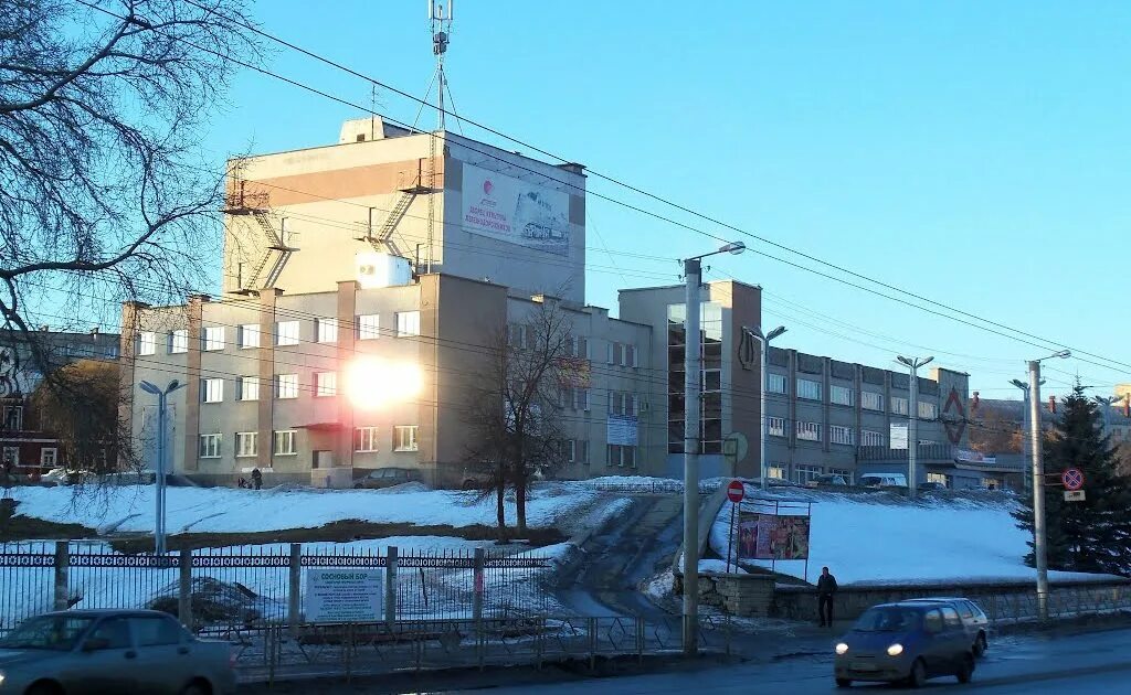 дворец культуры ржд киров. дворец культуры железнодорожников киров. сцена дк железнодорожников киров. каток у железнодорожников киров. дк железнодорожников киров зал.