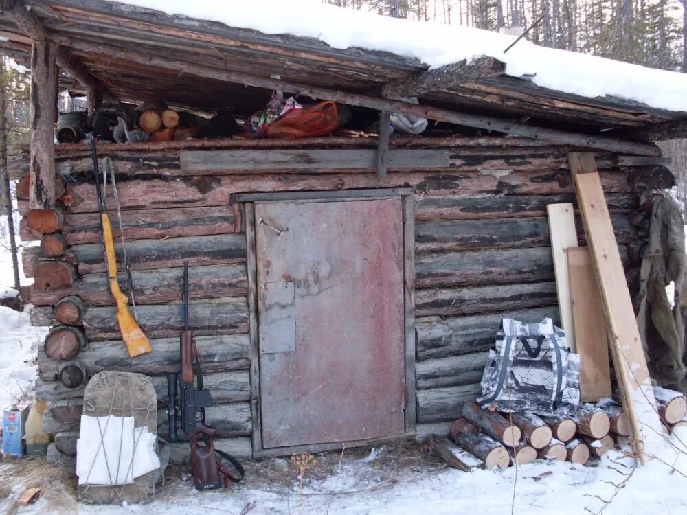 зимовье в жизни. охотничьи избушки в коми. зимовье в жизни. охотничьи зимовья и избушки в тайге. заимка тайга избушка сибирь.