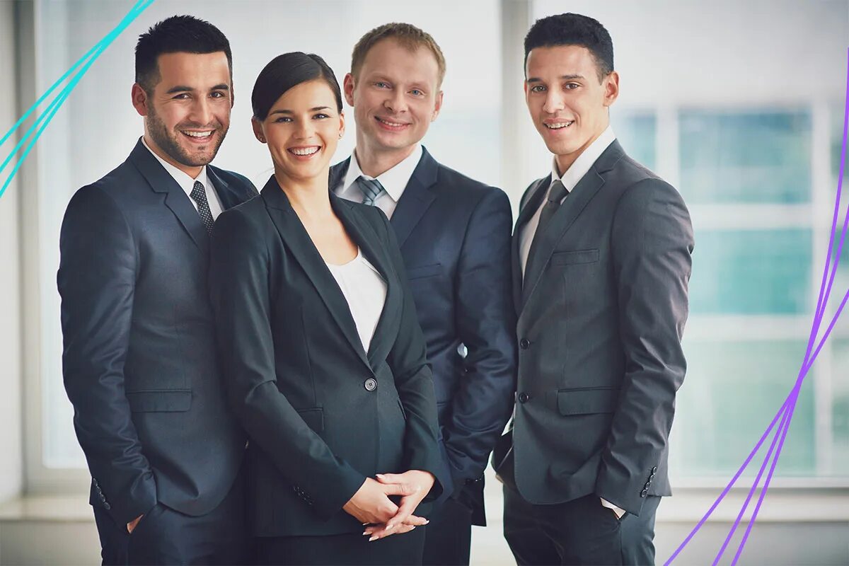 Холдинг на белом фоне. Группа бизнесменов. Четыре бизнесмена. Толпа бизнесменов. Четыре бизнесмена.