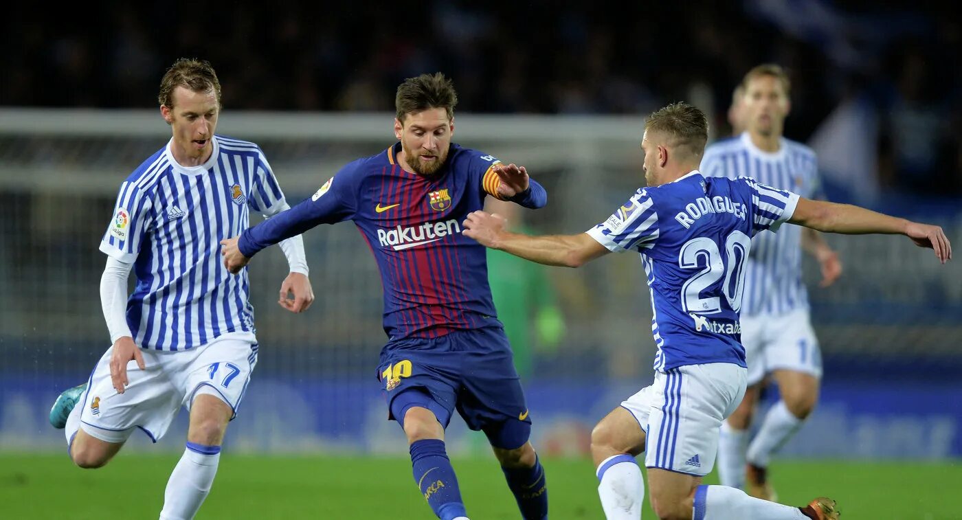 Арсенал челси 2022. Джорджио кьеллини и месси. Нападающий в футболе. Нападающий месси. Дзюба эмери.