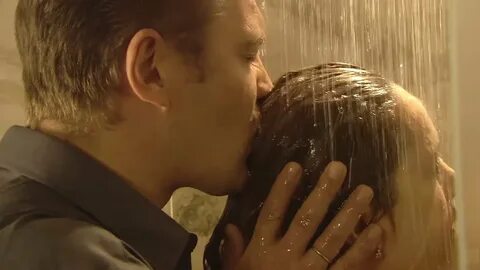 Kichkina qizlar sikilgan mushuklar bilan