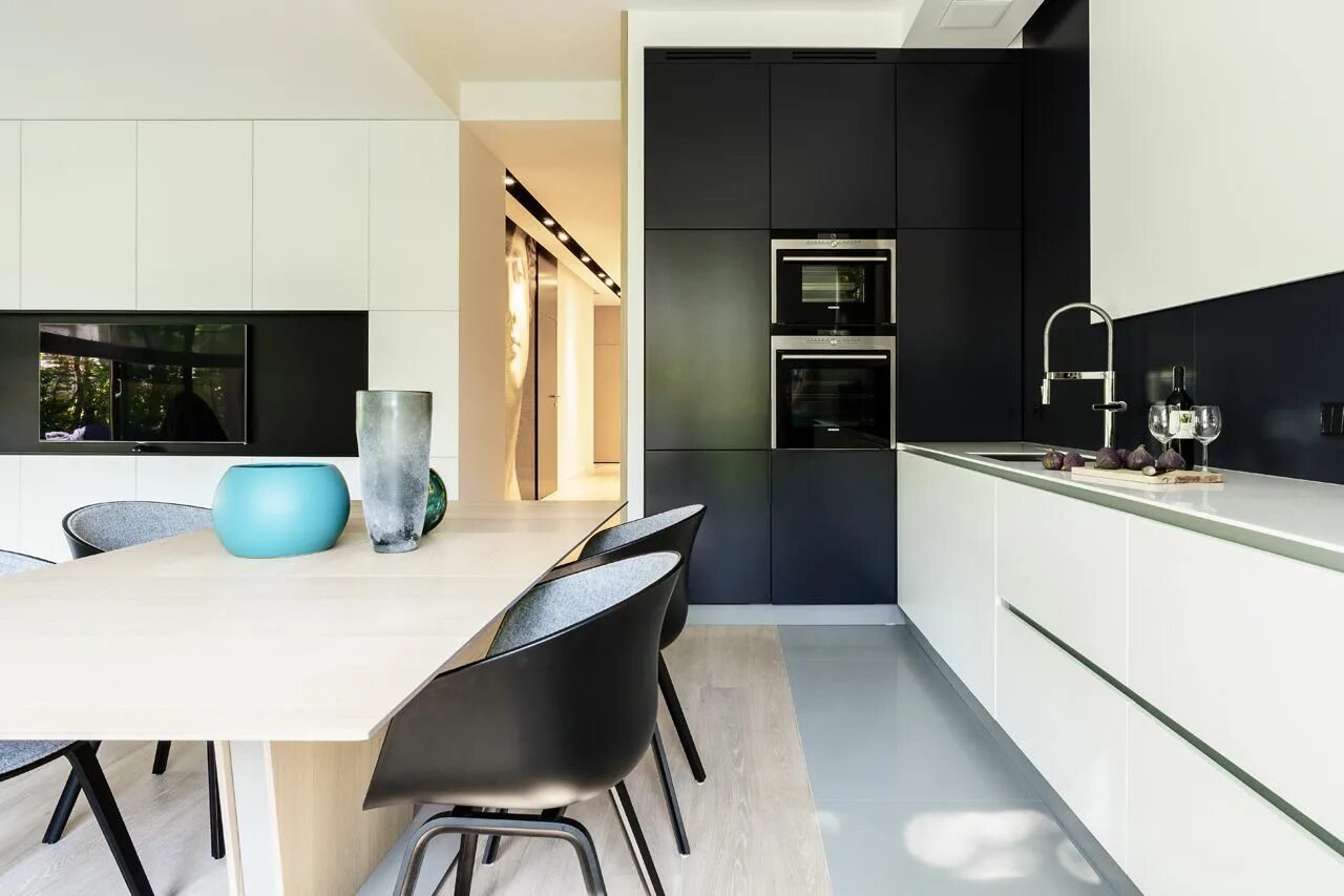 Résidence Nguyen / Atelier Moderno www.minimalhub.com Schöne häuser, Modern, Hau
