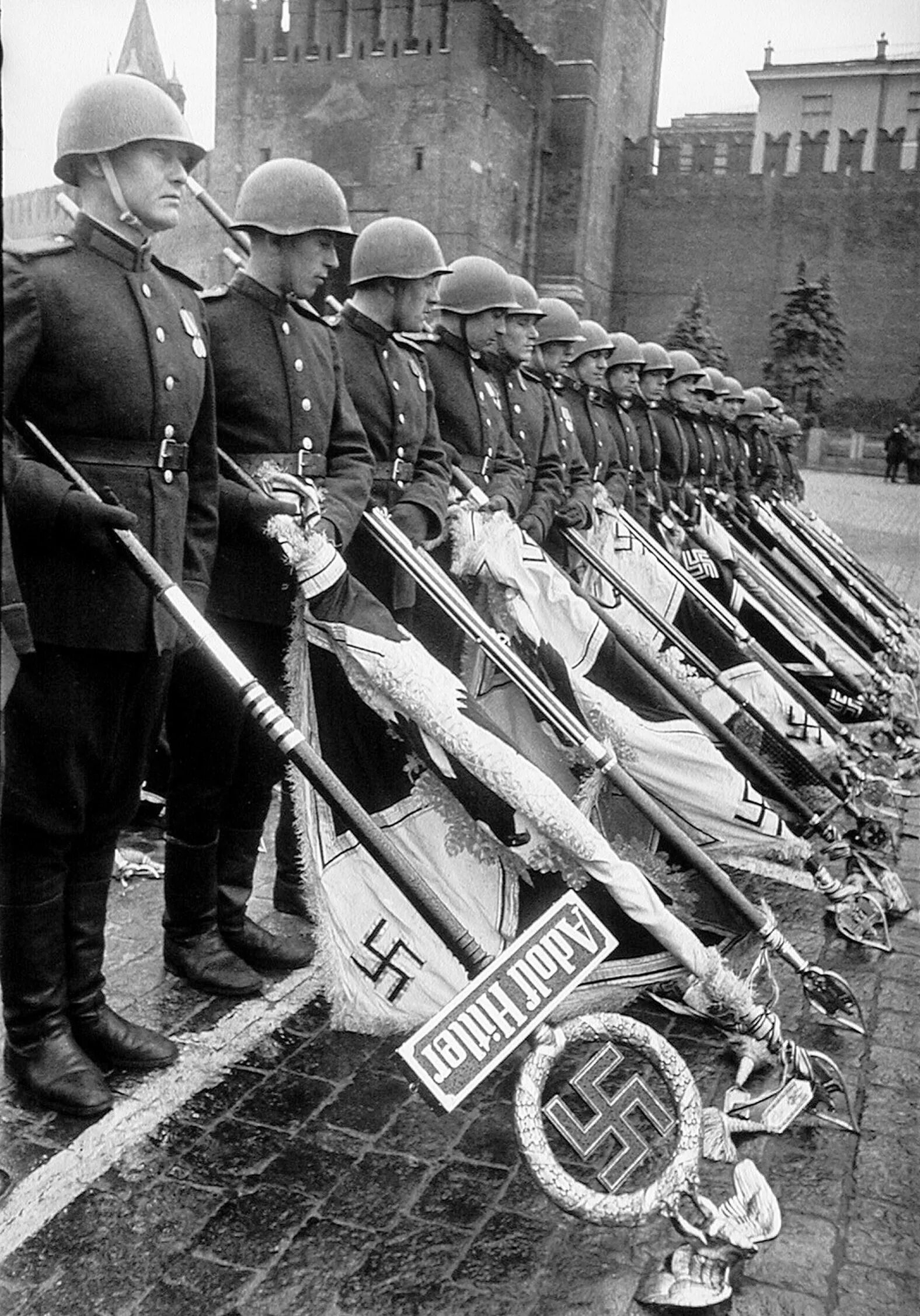 Парады второй мировой войны. Парад Победы 24 июня 1945 года. Парад 9 мая 1945 года в Москве. 24 Июня 1945 парад Победы на красной площади. ВОВ парад Победы 1945.