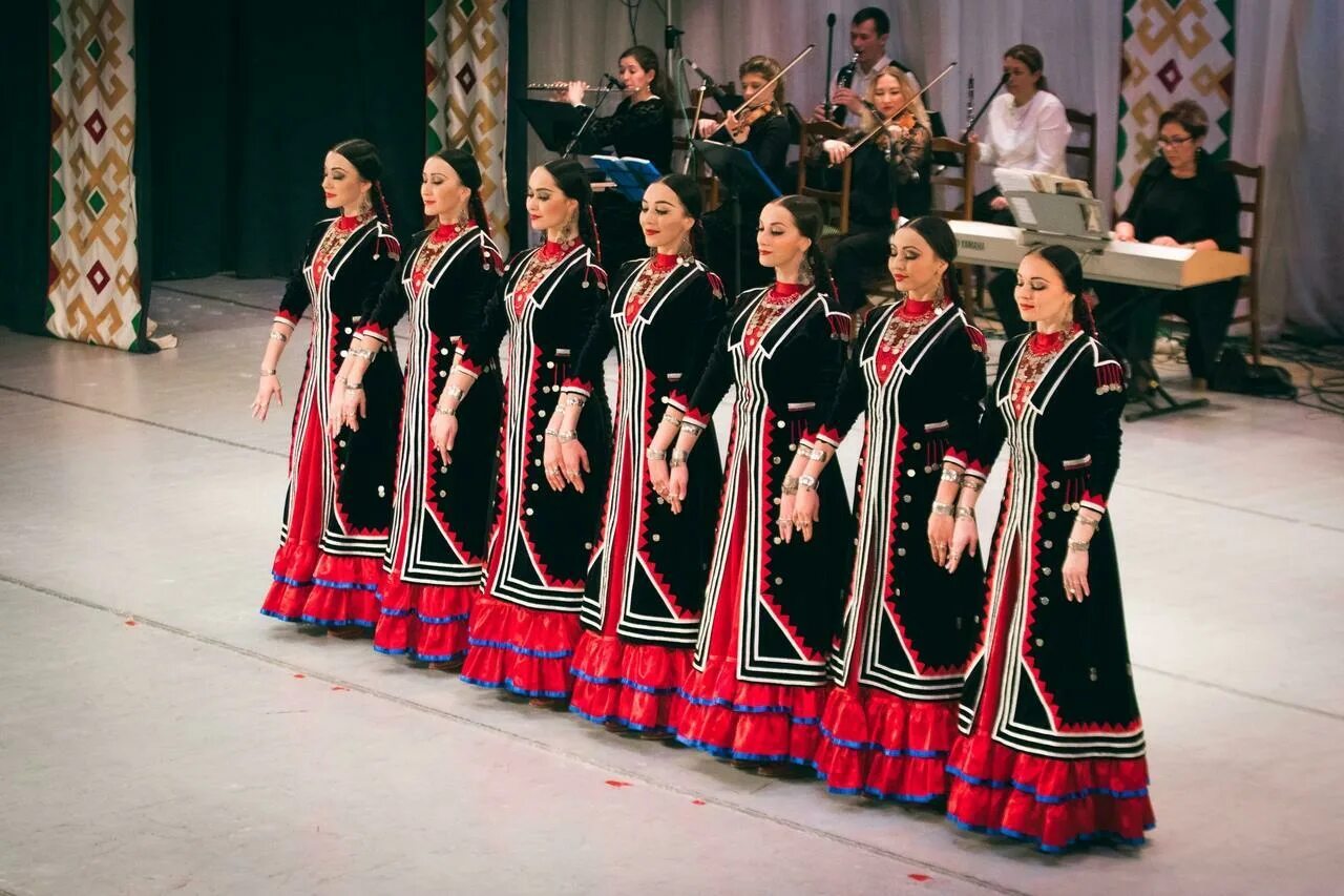 Создание ансамбля. Ансамбль ф.гаскарова. файзи гаскаров ансамбль. народный ансамбль имени файзи гаскарова. танцы ансамбля файзи гаскарова.