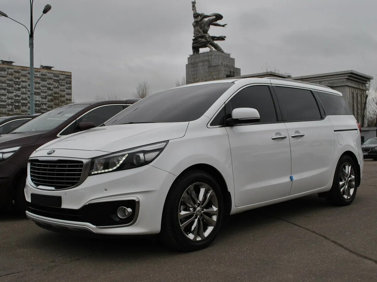 Киа карнивал с пробегом россия. Kia Carnival III. Kia минивэн Carnival. Kia Carnival 2019. Kia Carnival 2017.