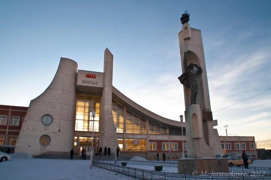 Сообщение северобайкальск. Мира 40 северобайкальск. северобайкальский район памятники. челябинск северобайкальск. северобайкальский центр культуры железнодорожников.