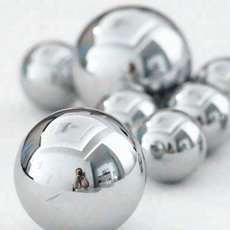 2 железных шара. Шар стальной полированный. Металлический шарик. Полированный металлический шарик. Хромированные металлические шарики.