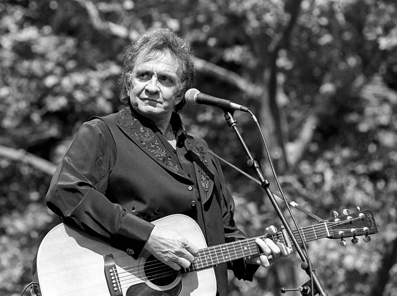 Джонни кэш фото. Johnny cash - san quentin. Johnny cash. Джонни кэш в молодости и сейчас. Джонни кэш фото.