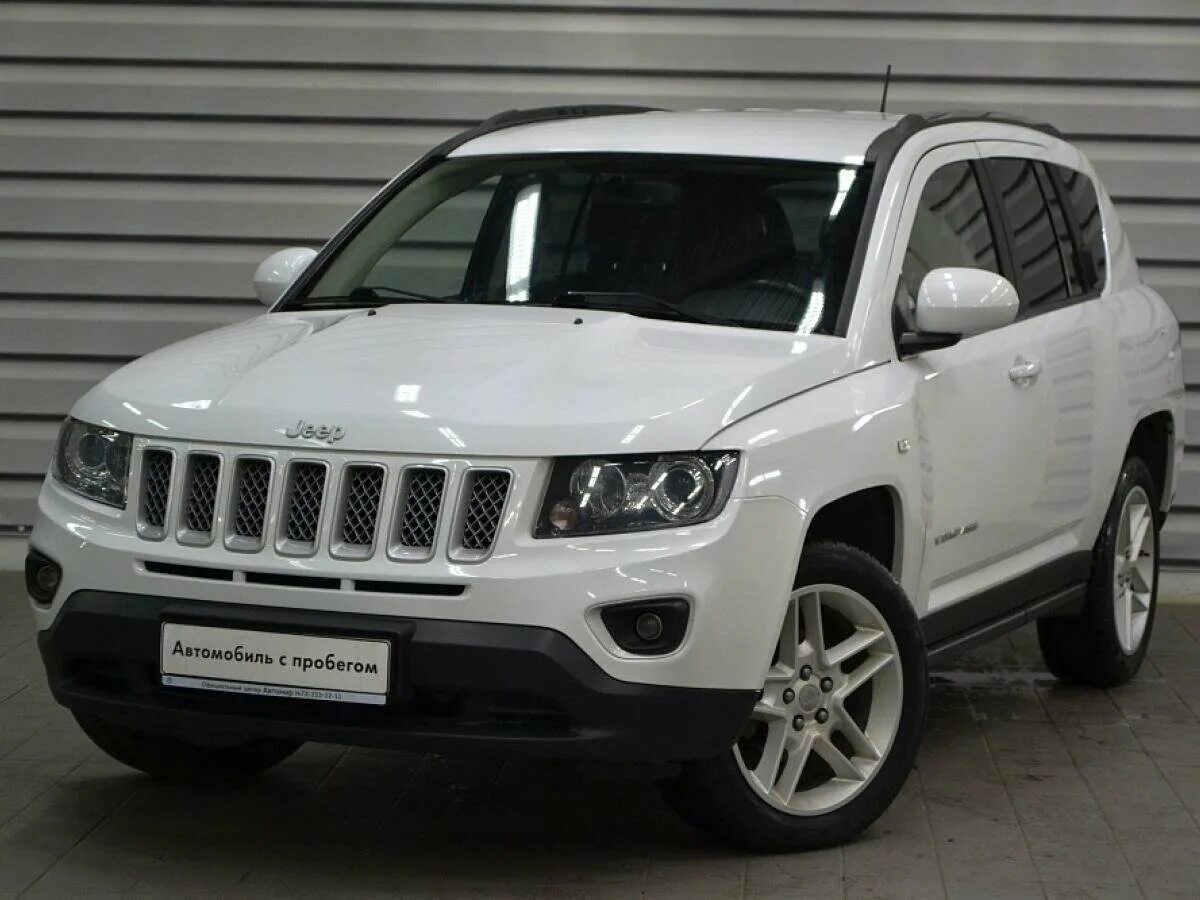 Джип компас 1. Compass Jeep 2014 белый. Джип компас Рестайлинг 2. Jeep Compass 2014 2,4 АТ. Джип компас 1 белый.