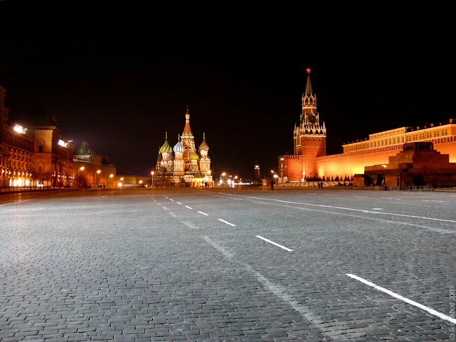 Кто бывал в этом городе. Храм Василия Блаженного Васильевский спуск. Москва красная площадь ночь Кремль. Красная площадь в Москве ночью без людей. Москва кр площадь.