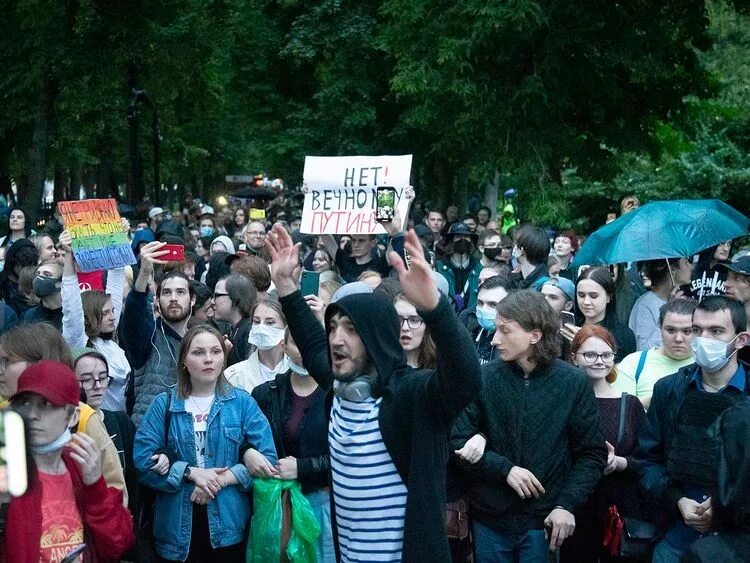 Проблем митинг. Митинг против Путина. Митинги в Москве против Путина. Митинги 2020 в России. Митинги в Москве 2020.