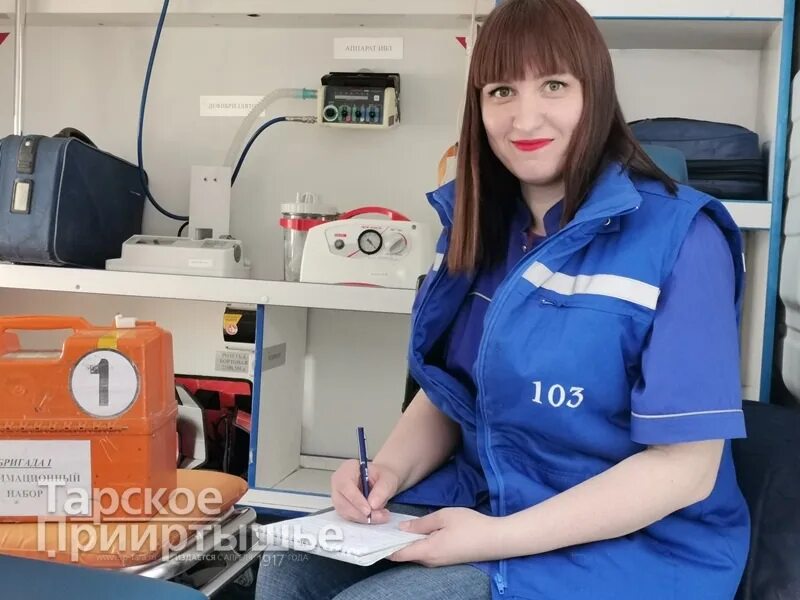 Газета фельдшер. Фельдшер фото. Профессия скорой помощи. Заголовки в газете к статье о медике. Газета фельдшер.