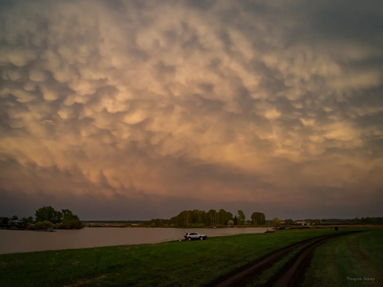 Небо с грозой на дачах Новосибирск. Небеса foto. Дождь с тучами фото более 3000 пикселей. Дождь с тучами вдалеке фото более 3000 пикселей. Гроза грохотала у самых