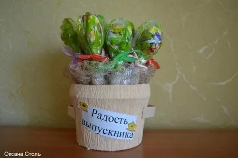 Дарить деньги воспитателям детского сада