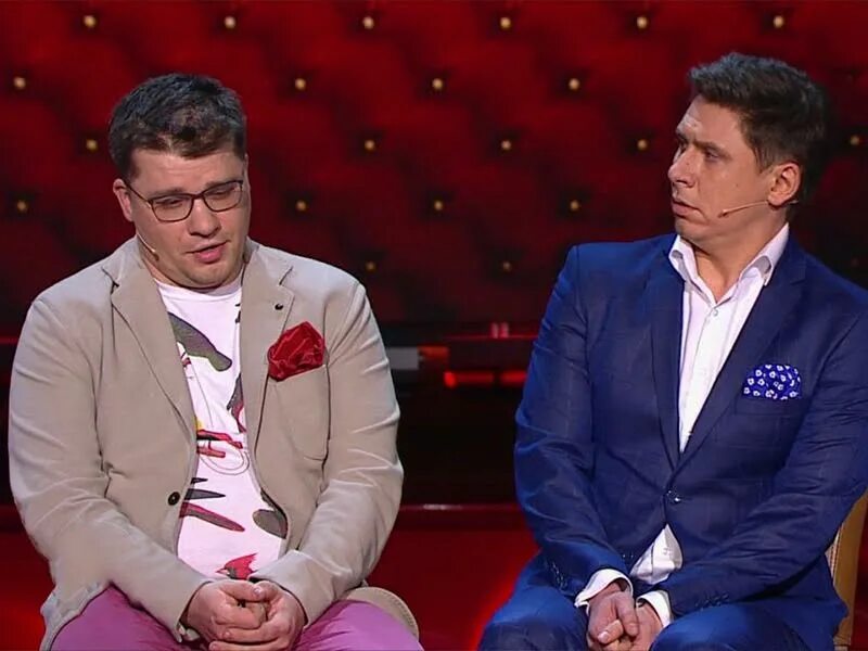 Смех гарика харламова. Гарик бульдог харламов и тимур батрутдинов. Камеди клаб гарик харламов и гарик мартиросян. Лучшие выступления гарика. Зеленский и харламов.