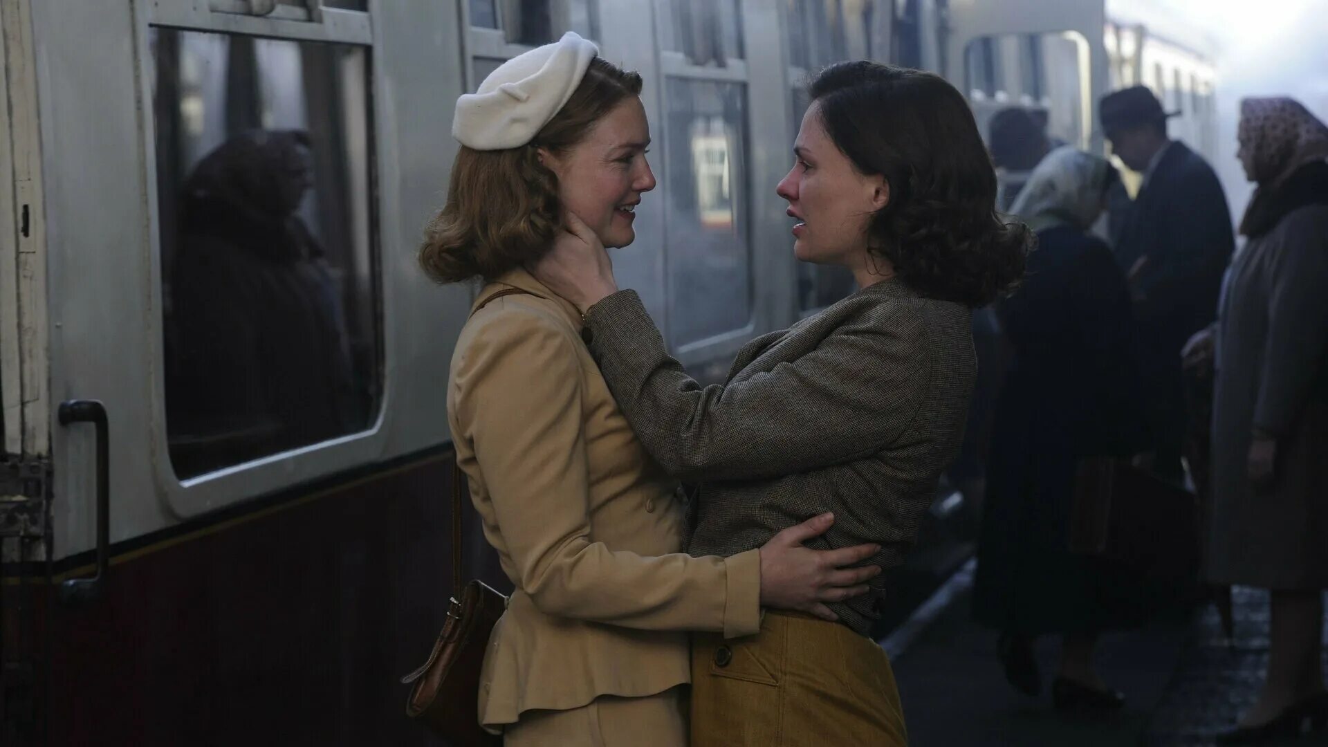 расскажи это пчелам отзывы. расскажи об этом пчелам (2018). Tell it to the bees фильм 2018 лидия. расскажи это пчёлам фильм 2018. Tell it to the bees фильм.