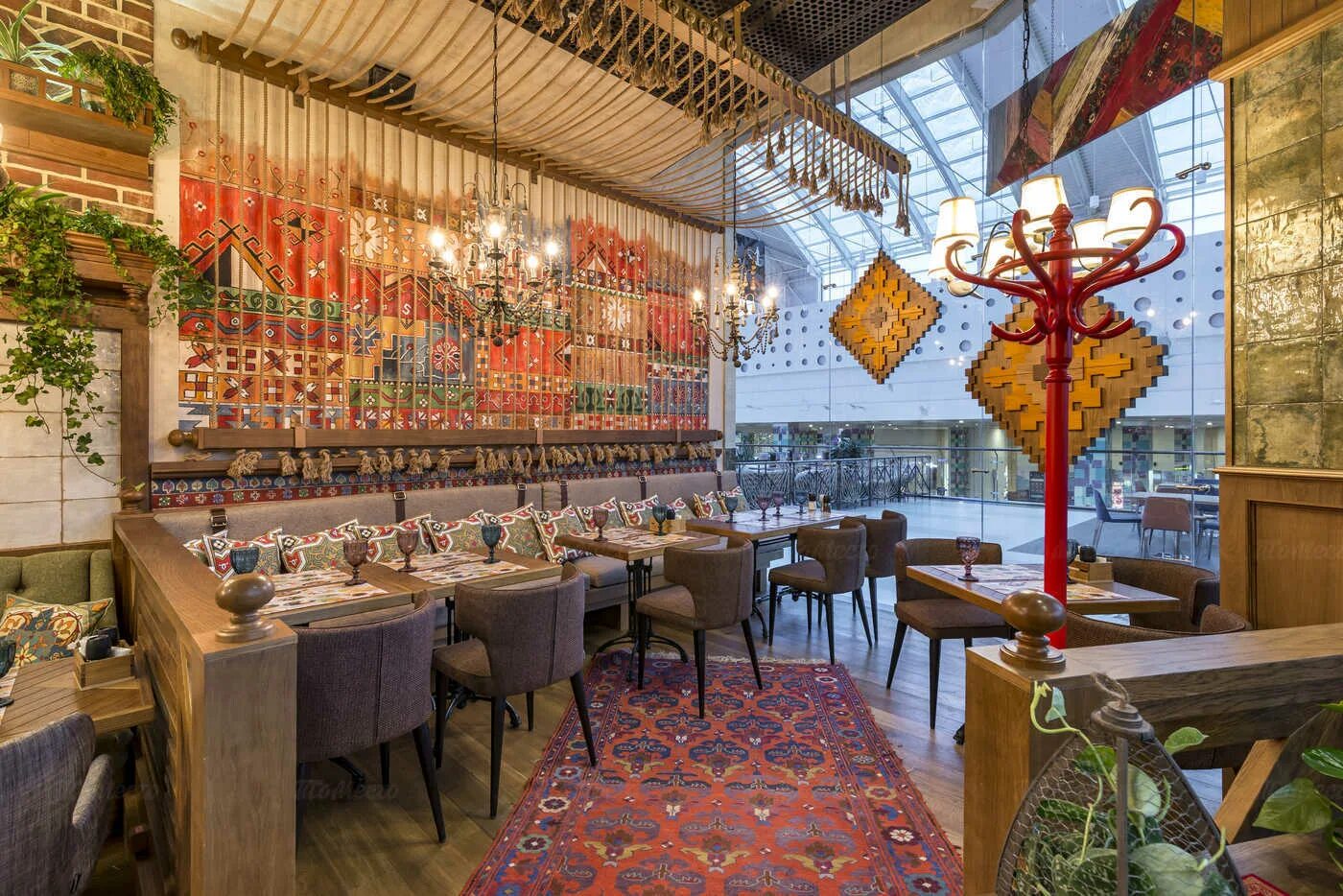 Грузинские каникулы кубанская набережная. Грузинские каникулы ресторан колумбус. Грузинские каникулы в колумбусе на пражской. Тц колумбус грузинские каникулы. Ресторан грузинские каникулы краснодар кубанская набережная.