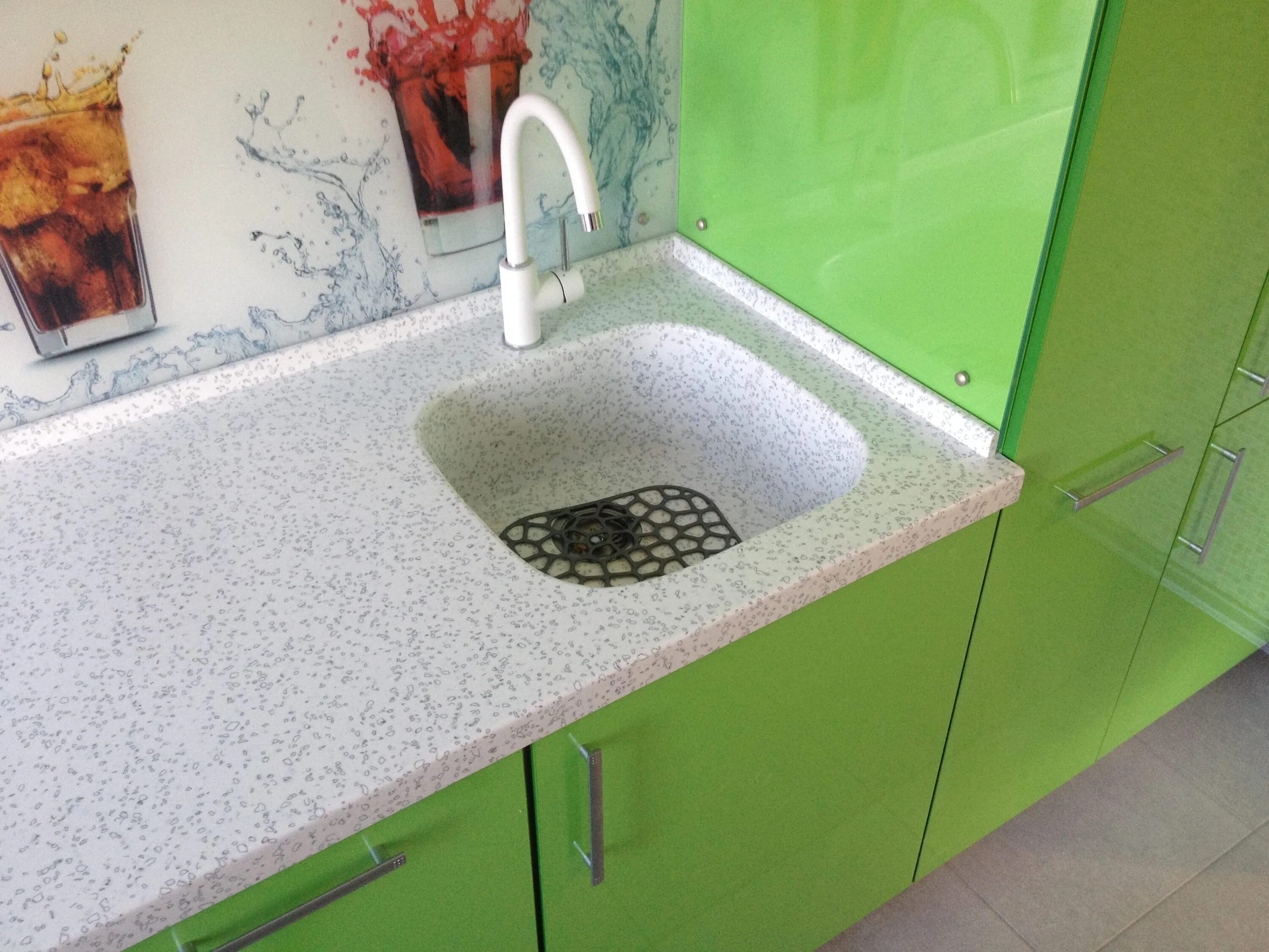 Раковина из акрилового камня интегрированная м58. Столешницы из искусственного камня недорого. Столешница для кухни кварцевый агломерат. Кварцевый агломерат столешница. Столешницы из искусственного камня недорого.