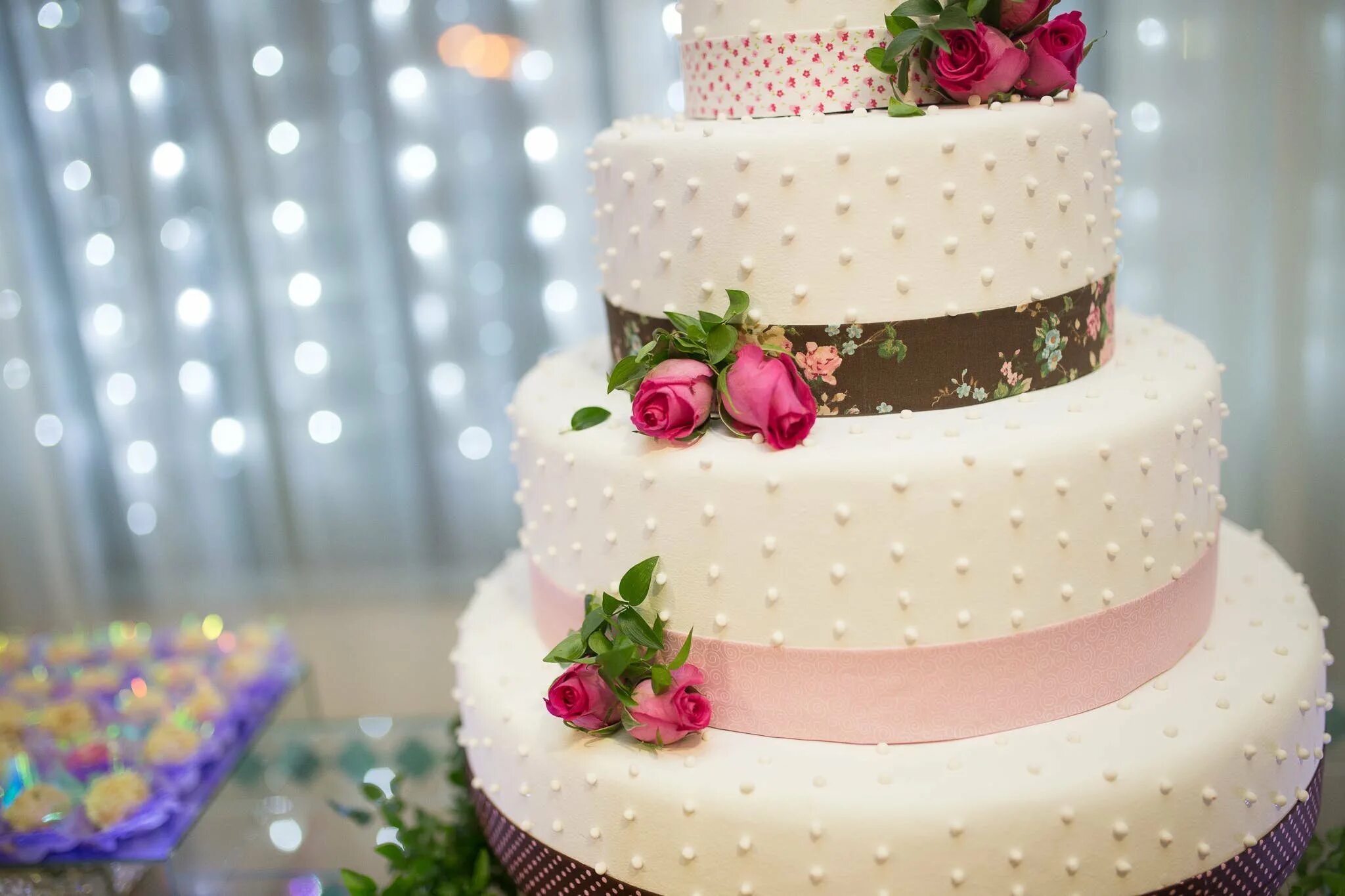 Бесплатное фото тортов. Красивые торты. Свадебный торт!. Красивые торты на день рождения. Украшение свадебного торта.