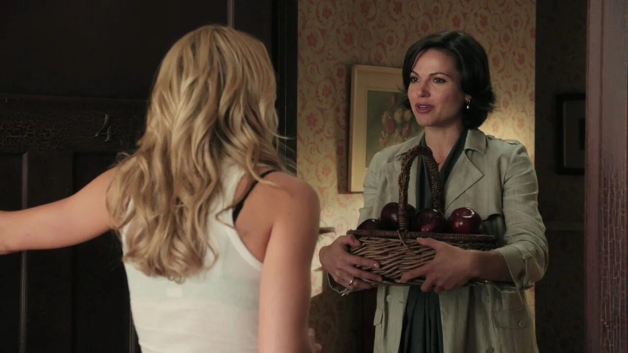 Эмма свон в майке. Генри миллс из однажды в сказке. The thing you love most. Humor quotes. The thing you love most.