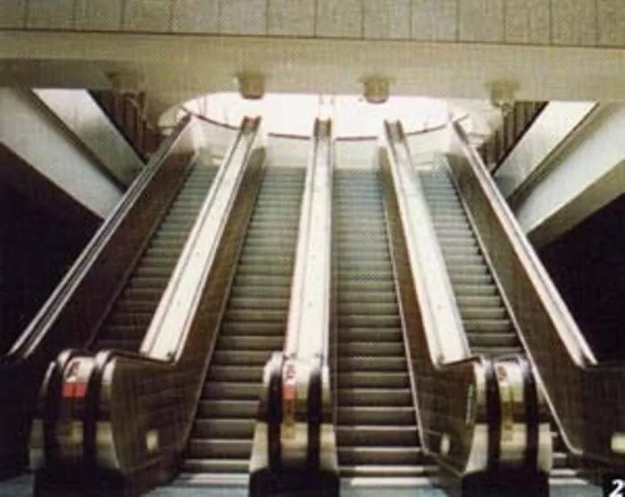 Параллельные прямые вокруг нас. Параллельные прямые в нашем мире. Параллельные прямые в жизни. Параллельно прямые в жизни. Параллельные прямые и перпендикулярные прямые.