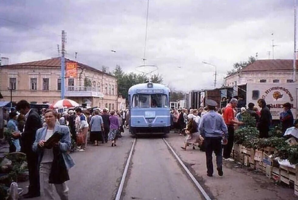 Уфа 2000 год. Колхозный рынок Казань в 90 е. Колхозный рынок Уфа 90е. Ногинск 90-е. Центральный рынок Уфа в 90-е.