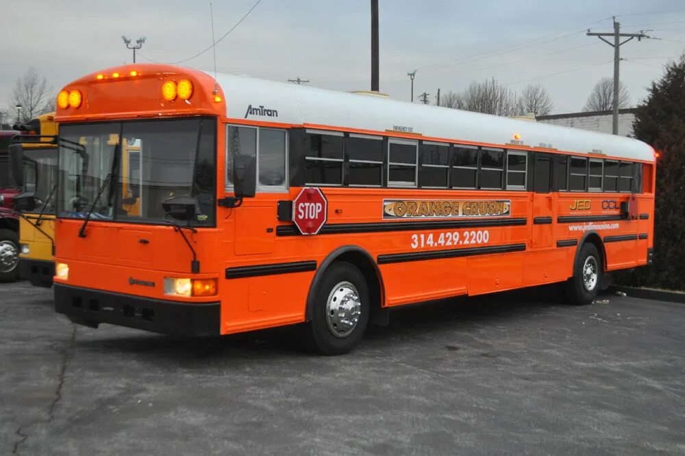 Сайт оранжевый автобус пермь. Оранжевый автобус. Бело оранжевый автобус. Оранжевый школьный автобус. ЛИАЗ оранжевый.