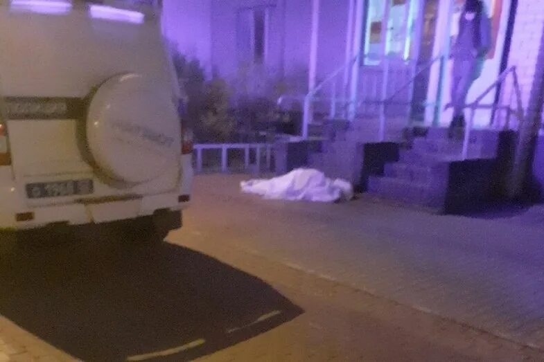 Московское шоссе 199 выпала девушка. Выпал из окна в нижнем новгороде. девушка выпала из окна нижний новгород. девушка выпала из окна жесть.