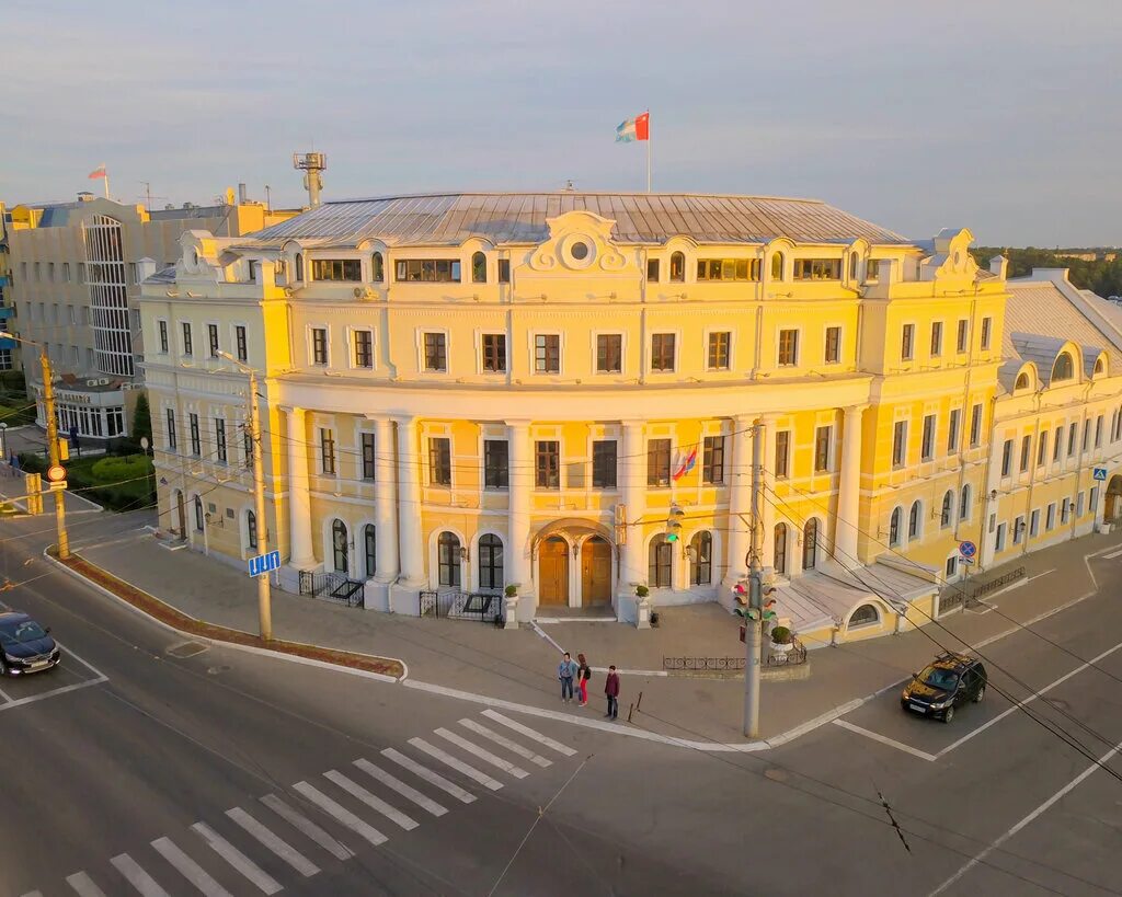 Городская управа города Калуги, Калуга, улица Кутузова. Калуга улица Кутузова горуправа. Кутузова 2/1 Калуга. Сайт городской управы г Калуги.