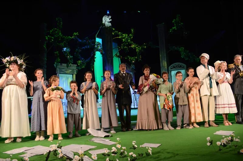 Дон жуан тюз казань. Тюз сегодня. Самарский театр самарт. Тюз сейчас. Тюз сейчас.