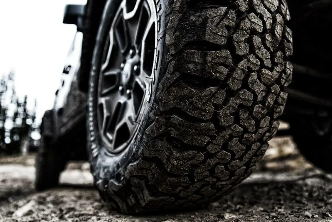 Езда на шипованной резине летом. BFGOODRICH at ko2. BFGOODRICH all Terrain t/a ko2. BFGOODRICH all-Terrain t/a ko2 215/65 r16. Резина гудрич АТ all Terrain.