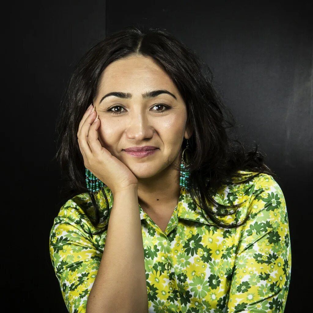 сколько лет жене искандаровой в 2023