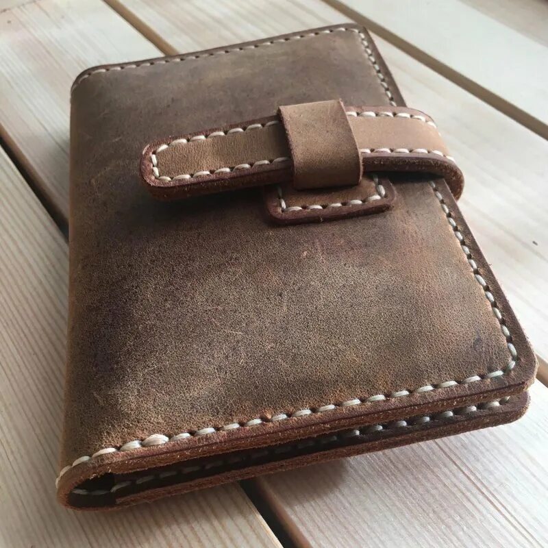 кошельки из кожи crazy хорс. бумажник из натуральной кожи. бумажник из натуральной кожи для мужчин. кожа horween. кожаные изделия.