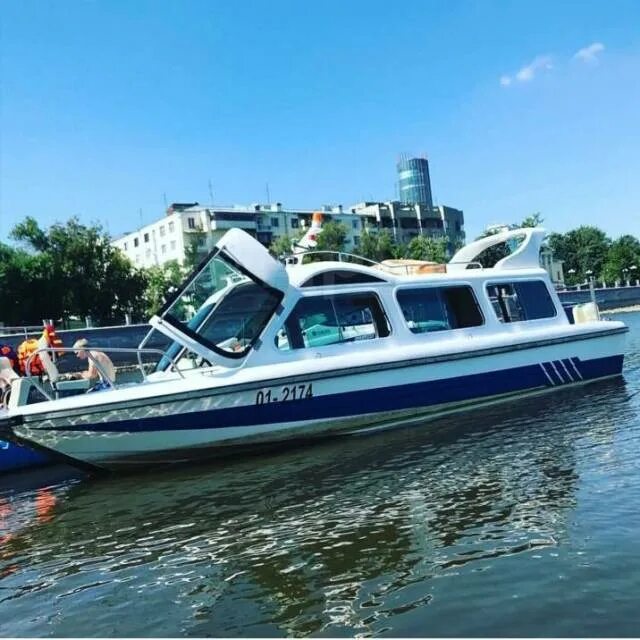 Авто водный транспорт. Катер Фаэтон. Валдай катер