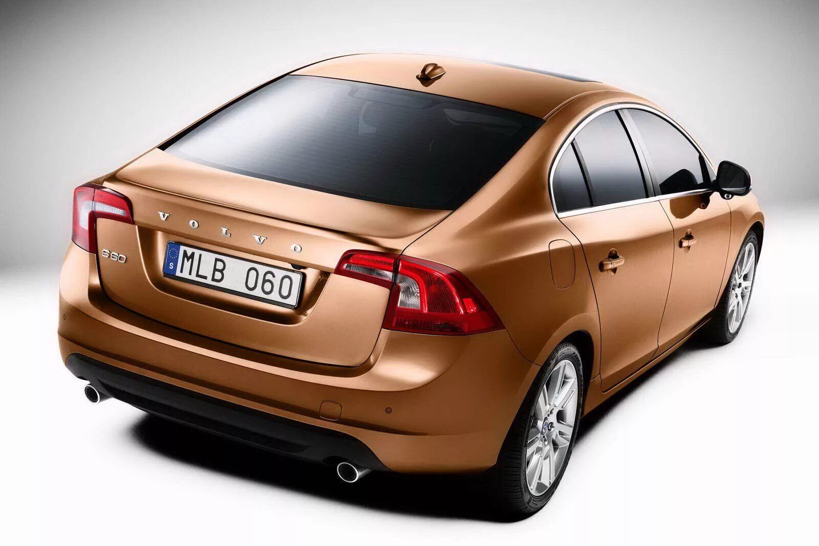 Производитель автомобиля вид. Вольво седан s60. Volvo s60 седан 2010. Вольво седан s60 2010. Вольво 60 седан.