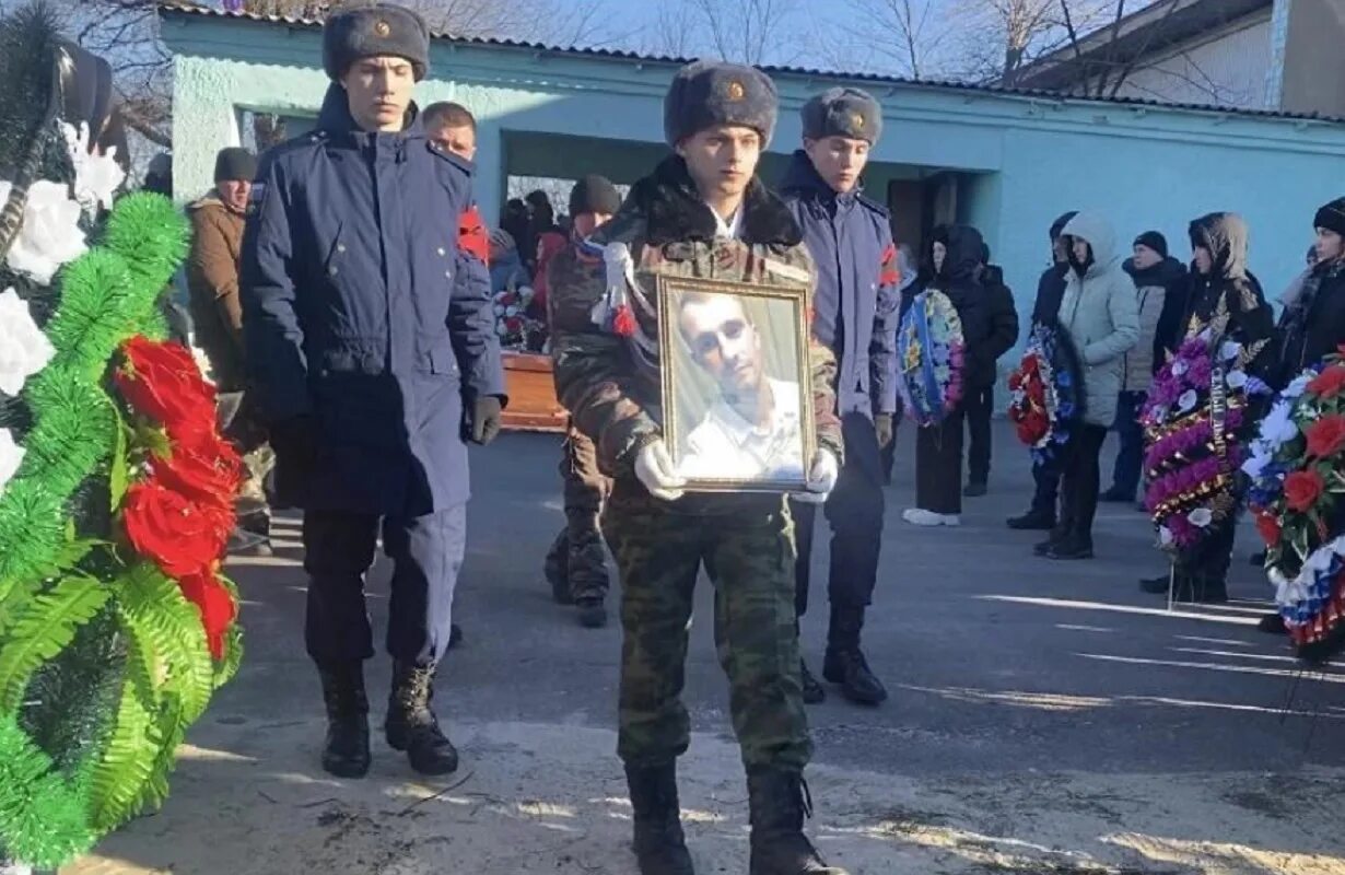 Волгограде список погибших. В Волгограде простились с погибшими. Прощание с погибшими в сво.