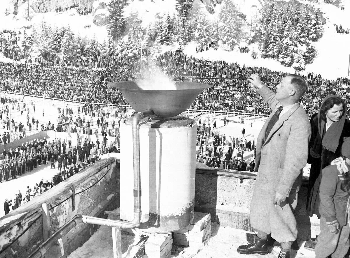 Впервые олимпийские. Санкт Мориц 1948. Зимние Олимпийские игры 1924. Открылись v зимние Олимпийские игры в Санкт-Морице (Швейцария).
