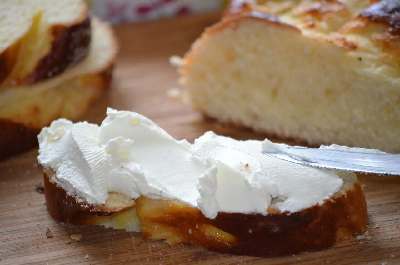 Домашний сыр из йогурта и сметаны. Сыр филадельфия cream cheese. домашний сыр филадельфия. сыр филадельфия в домашних. сливочный сыр домашнего приготовления.