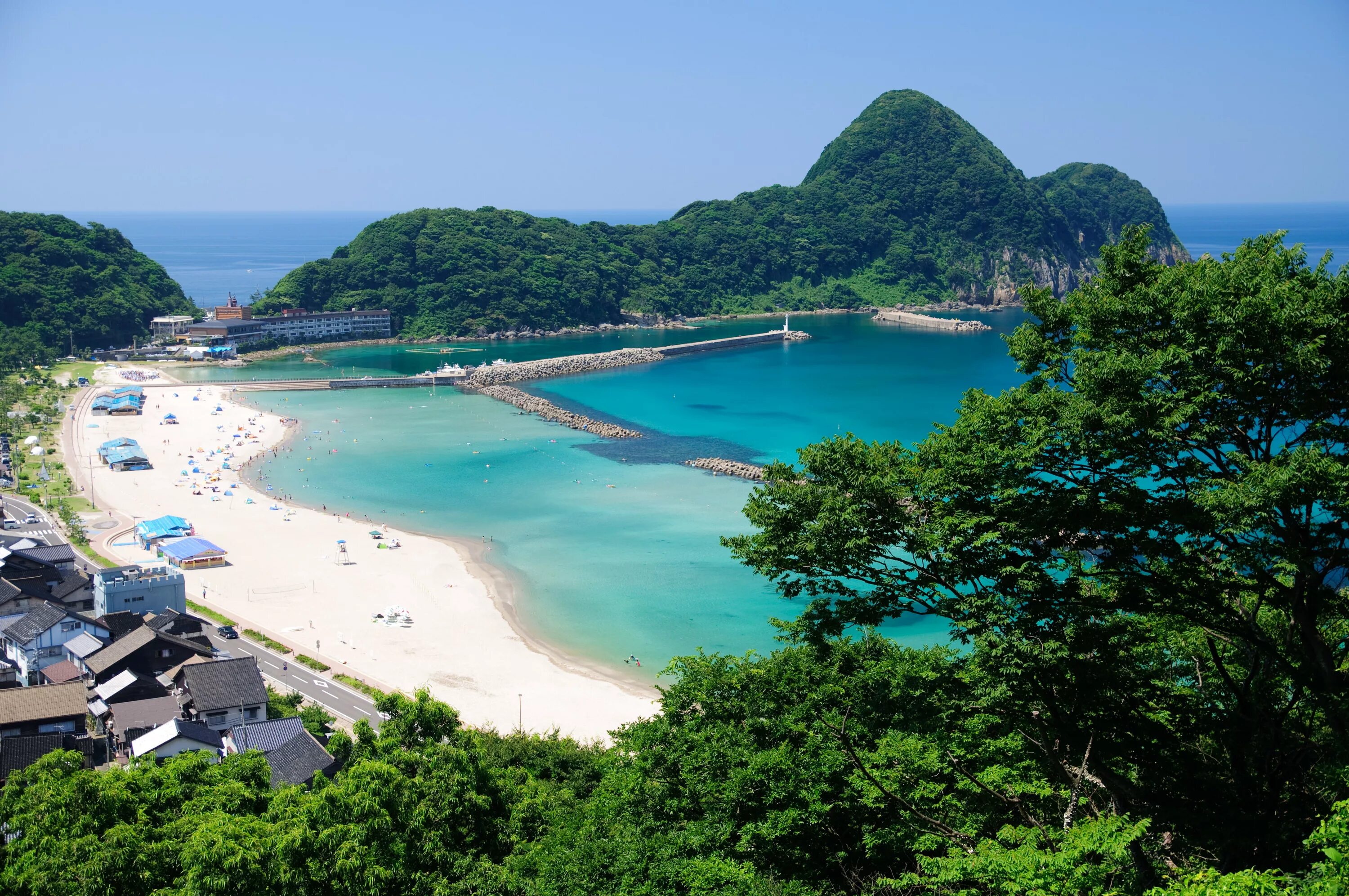 Отдых на японском море. Окинава Япония. Камакура пляж. Остров Окинава Япония. Камакура Япония пляжный.