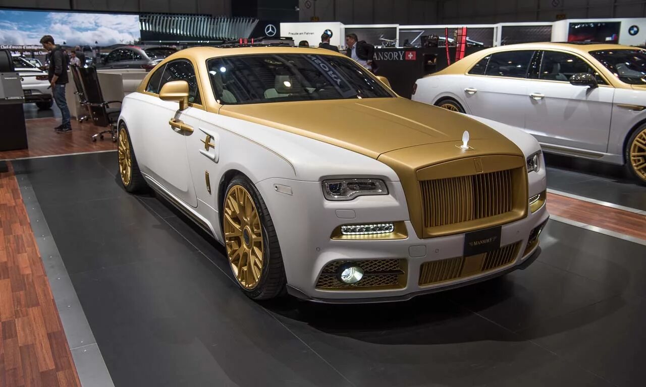 Rolls-Royce Wraith золото. Золотой Роллс Ройс. Rolls Royce Phantom Mansory золотой. Rolls Royce Wraith золотой.