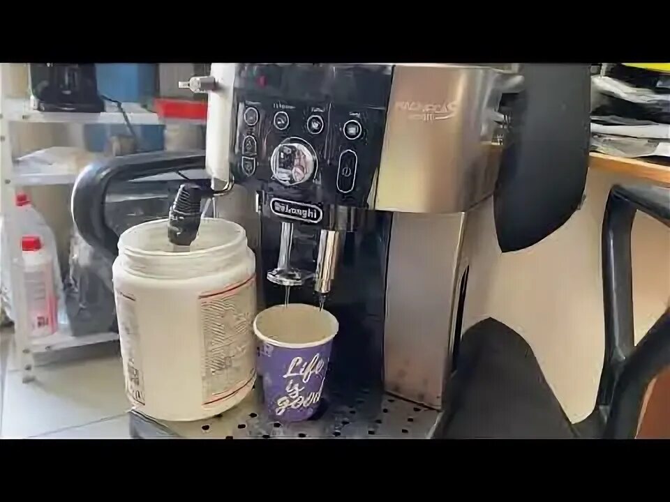 Очистка делонги магнифика от накипи. Кофемашина Delonghi Cappuccino Smart ECAM 23.260.B. De'Longhi magnifica s Smart ECAM250.23.SB. Декальцинация кофемашины Delonghi magnifica. 250.33 Делонги кофемашина.