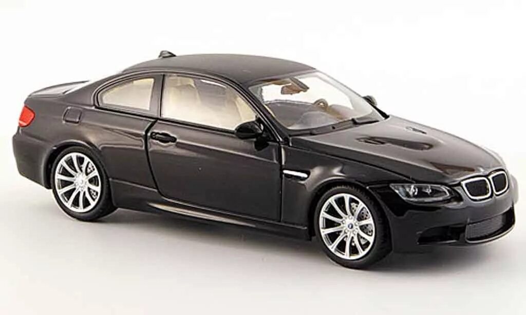 Х 1 43. BMW m3 e92 1:43. 1/18 MINICHAMPS BMW m3 2020. BMW e92 1/43 модель. BMW m3 e92 Black 1:18 Kyosho.
